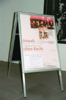 Ausstellungserffnung im LG Ravensburg am 9. Nov. 2001/ Foto: Robert Wieber, Lindlar