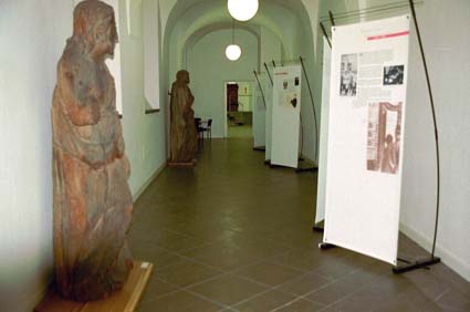 Ausstellungserffnung im LG Ravensburg am 9. Nov. 2001/ Foto: Robert Wieber, Lindlar